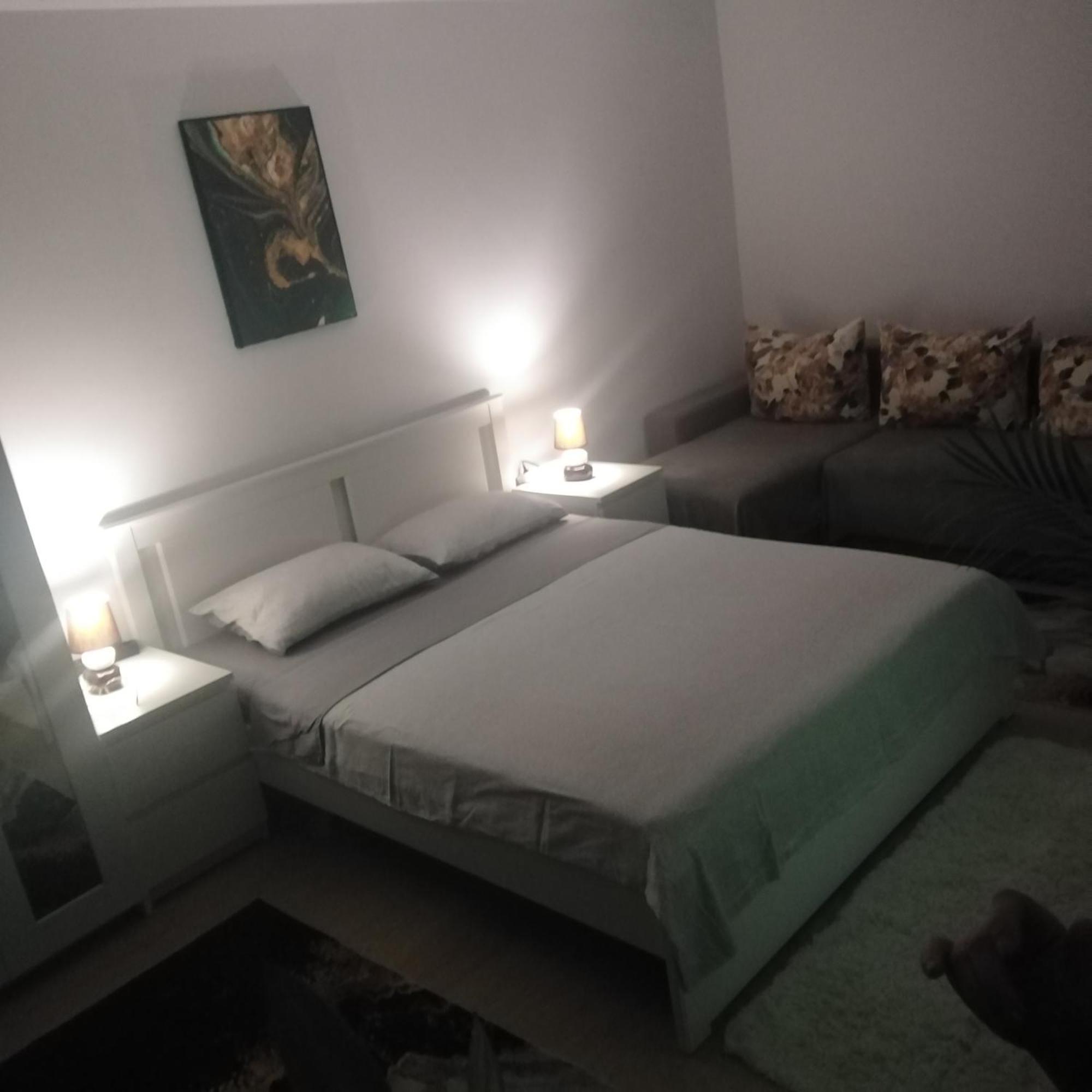 Apartmán Garsoniera Rebecca Tîrgu Ocna Exteriér fotografie